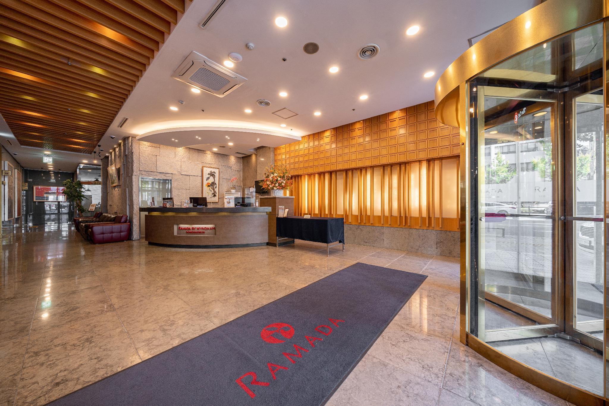 Отель Ramada By Wyndham Seoul Dongdaemun Экстерьер фото